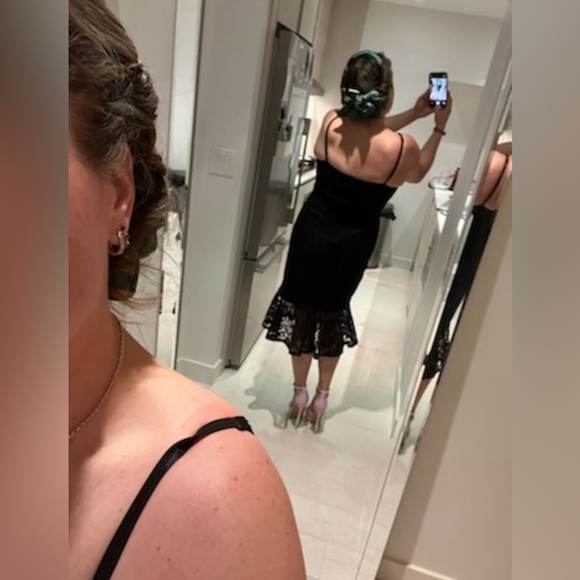 GUESS Black Lace Mermaid Dress Size 6 - Picture 9 of 9